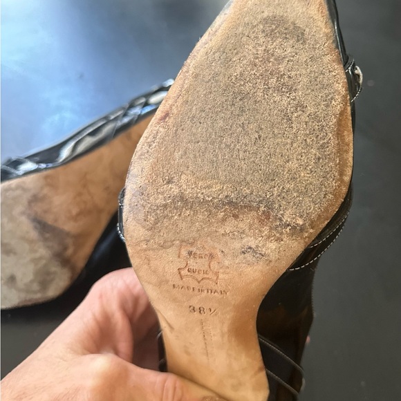 Manolo Blahnik black patent pumps - Picture 6 of 8